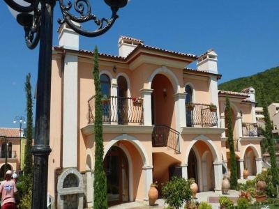 територія комплексу Villa Romana