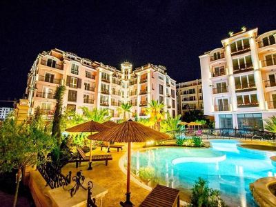 фасад комплексу Романс Марін