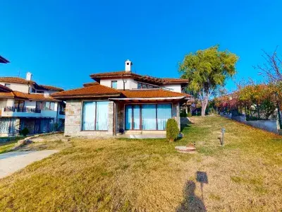 Фасад дома в Bay View Villas