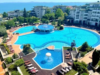 басейн