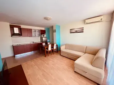 Fort Noks Holiday | Двокімнатна квартира: вітальня, кухня