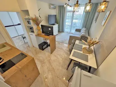 LUXOR | Двокімнатна квартира :ВІТАЛЬНЯ, кухня 