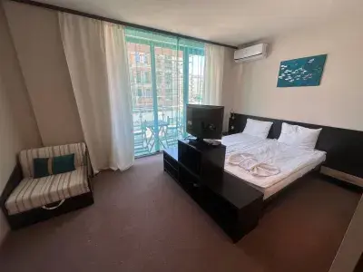 Студія-апартамент у комплексі Tarsis Club & SPA