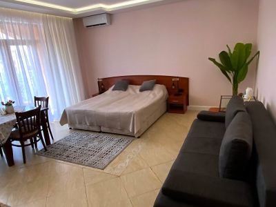Palazzo | Студія з видом на басейн біля моря в Сонячному Березі