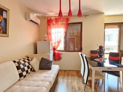 Elitonia Gardens 3 | Трикімнатна квартира 83 м² з терасами, Равда