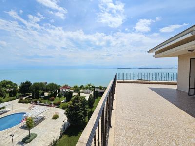 Prestige Fort Beach терраса з видом на море 