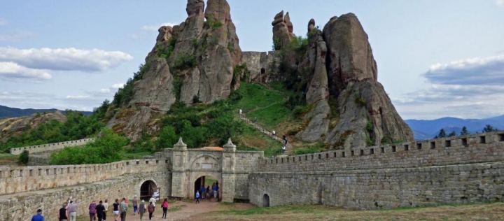 Які місця можна відвідати у Болгарії