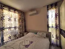 ліжко у спальні