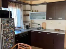 простора вітальня