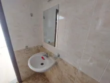 ванна кімната з туалетом