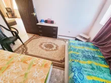 спальня з двома ліжками
