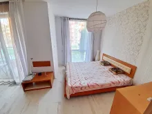 Кровать в гостиной