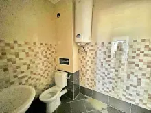 ванна кімната з туалетом