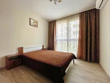 ліжко у спальні