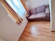 диван у вітальні