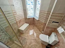 Ванна кімната з туалетом