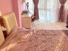 ліжко у спальні