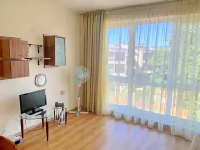 вітальня з панорамним вікном