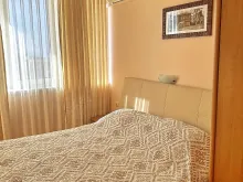 ліжко у спальні