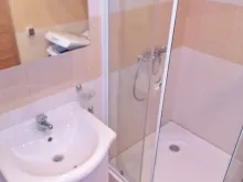 душова кабіна у ванній