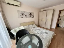 ліжко у спальні
