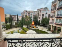вид на басейн з тераси
