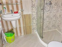 умивальник у ванній