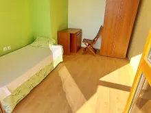 меблі у спальні