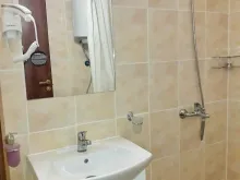 ванна кімната з душовою