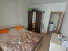 Кровать в спальне