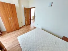 ліжко у спальні
