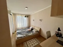 ліжко у спальні