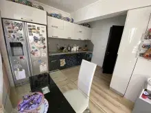 обідній стіл