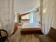 двоспальне ліжко