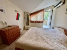 коммод та ліжко