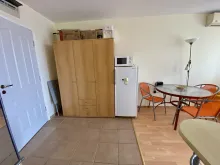 шафа, холодильник, мікрохвильова піч