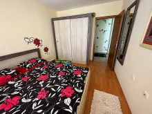ліжко та гардероб