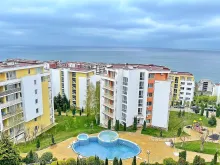 вид на море та басейн