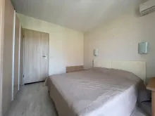 ліжко у спальні