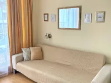 диван у кімнаті