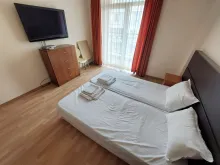 ліжко у квартирі