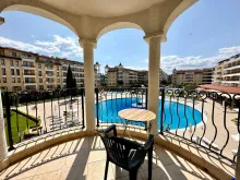 тераса з видом на басейн
