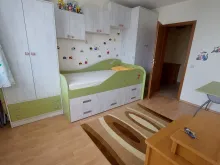 дитяча кімната, ліжко, шафа
