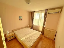 меблі у спальні