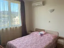 ліжко у спальні