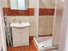 Туалеты, умывальник