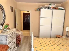 меблі у спальні