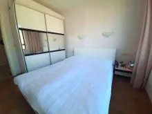 ліжко у спальні