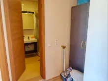 Прихожая со шкафом