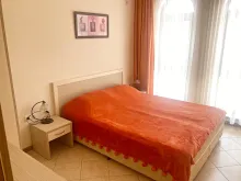 ліжко у спальні